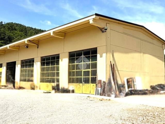 Locale Commerciale in vendita a Piemonte, Alessandria