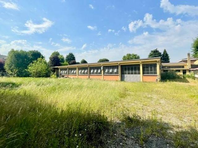 Locale Commerciale in vendita a Cabiate, Lombardia