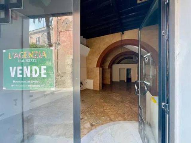 Locale Commerciale in vendita a Caccamo, Sicilia