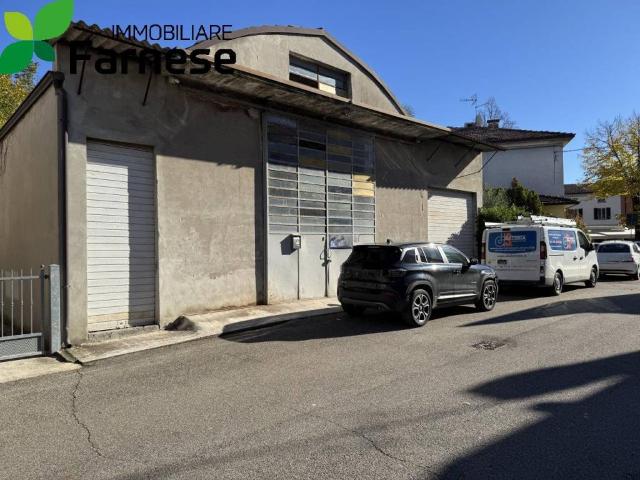 Locale Commerciale in vendita a Castello dei Ratti, Cadeo