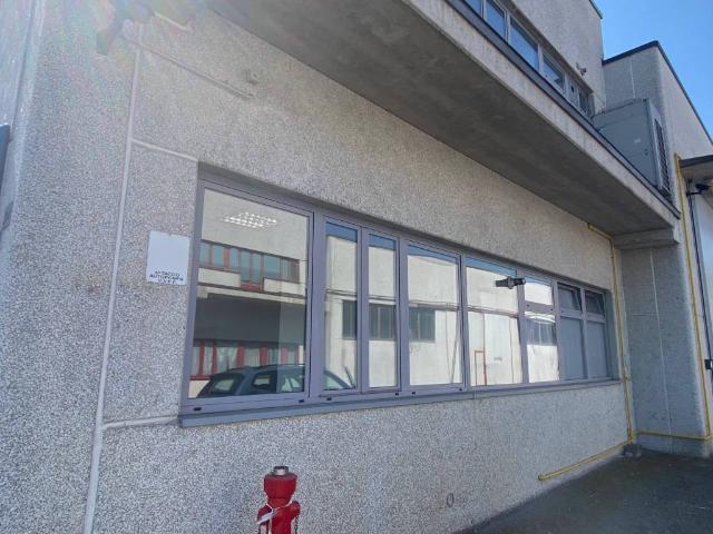 Locale Commerciale in vendita a Cadeo, Reggio Emilia