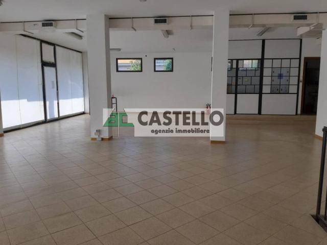 Locale Commerciale in vendita a Mejaniga, Padova
