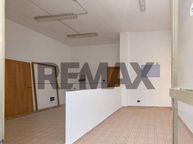 Locale Commerciale in vendita a Unione Montana di Comuni delle Valli di Lanzo, Ceronda e Casternone, Piemonte