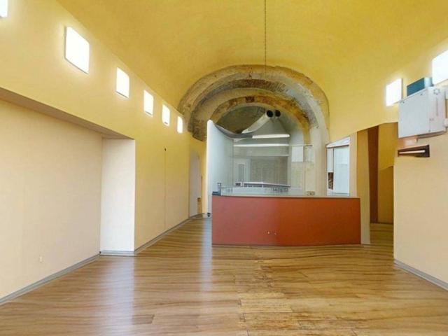 Locale Commerciale in vendita a Stampaxi/Stampace, Cagliari