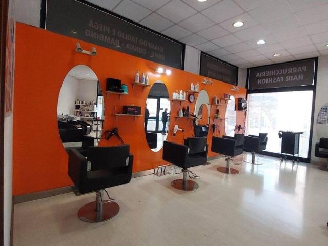 Locale Commerciale in vendita a Sant'Avendrace-Santa Gilla, Cagliari