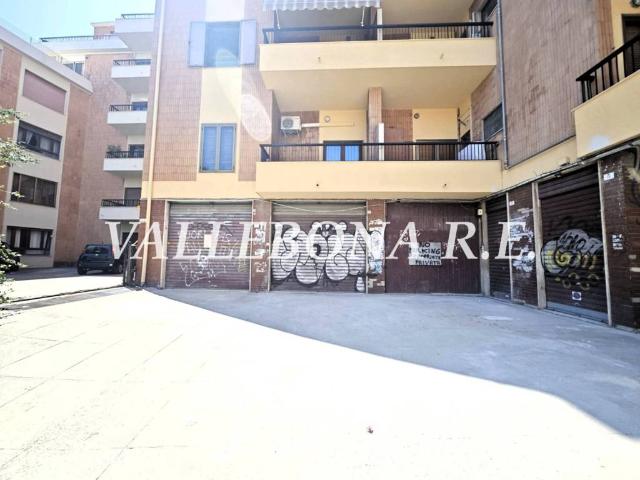 Locale Commerciale in vendita a Biddanoa/Villanova, Cagliari