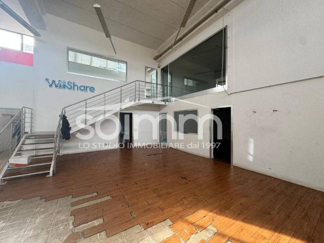Locale Commerciale in vendita a Terramàini - Is Bingias, Cagliari
