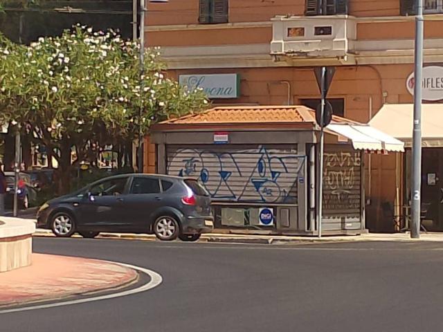 Locale Commerciale in vendita a San Benedetto, Cagliari