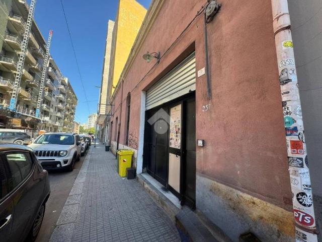 Locale Commerciale in vendita a Stampaxi/Stampace, Cagliari
