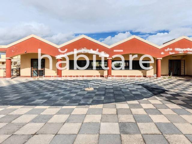 Locale Commerciale in vendita a San Giuseppe - Santa Teresa - Parteolla, Cagliari