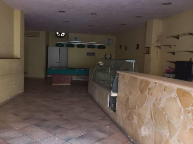 Locale Commerciale in vendita a Is Mirrionis, Cagliari
