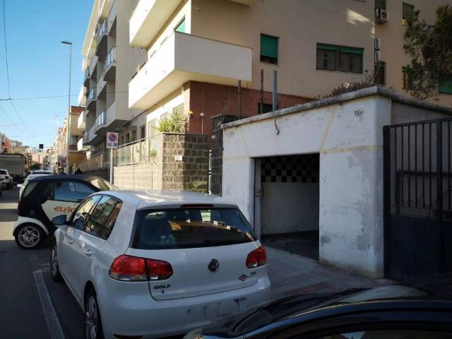 Locale Commerciale in vendita a Monte Mixi, Cagliari
