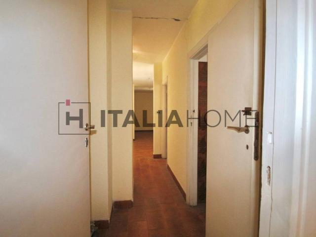 Locale Commerciale in vendita a Tuvixeddu-Tuvumannu, Cagliari