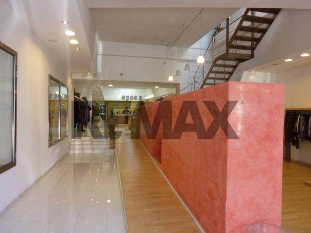 Locale Commerciale in vendita a Sant'Avendrace-Santa Gilla, Cagliari