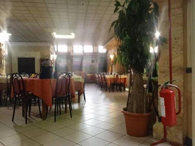 Locale Commerciale in vendita a San Benedetto, Cagliari