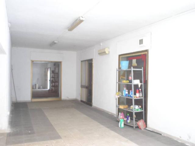 Locale Commerciale in vendita a Is Mirrionis, Cagliari