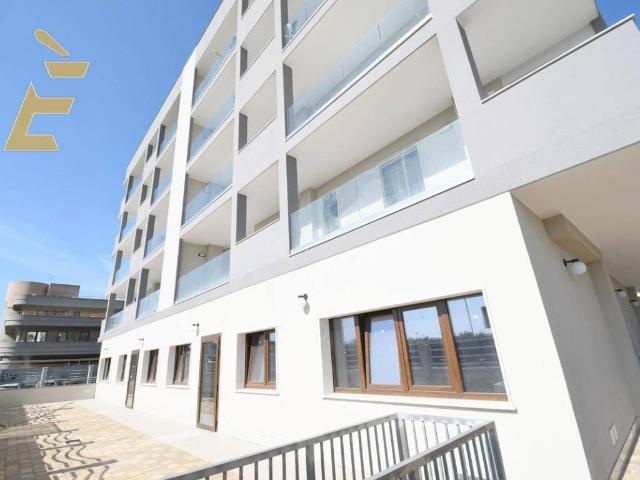 Locale Commerciale in vendita a Monte Mixi, Cagliari