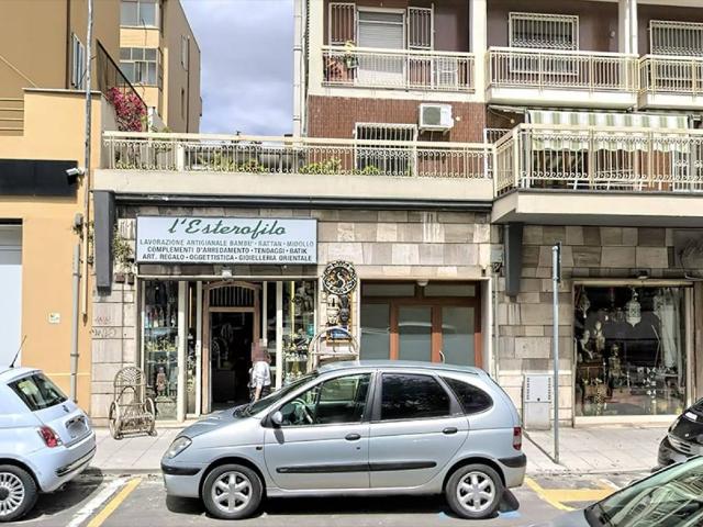 Locale Commerciale in vendita a Sant'Alenixedda, Cagliari