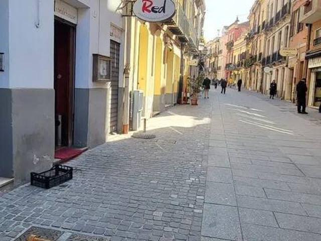 Locale Commerciale in vendita a Stampaxi/Stampace, Cagliari
