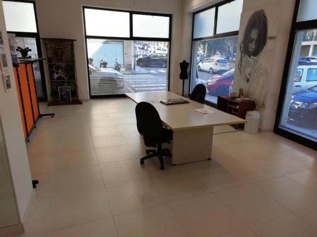 Locale Commerciale in vendita a Stampaxi/Stampace, Cagliari