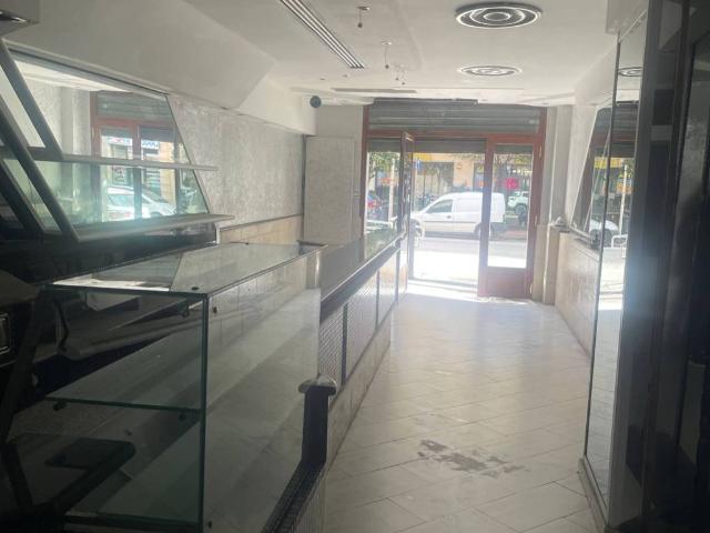 Locale Commerciale in vendita a San Benedetto, Cagliari