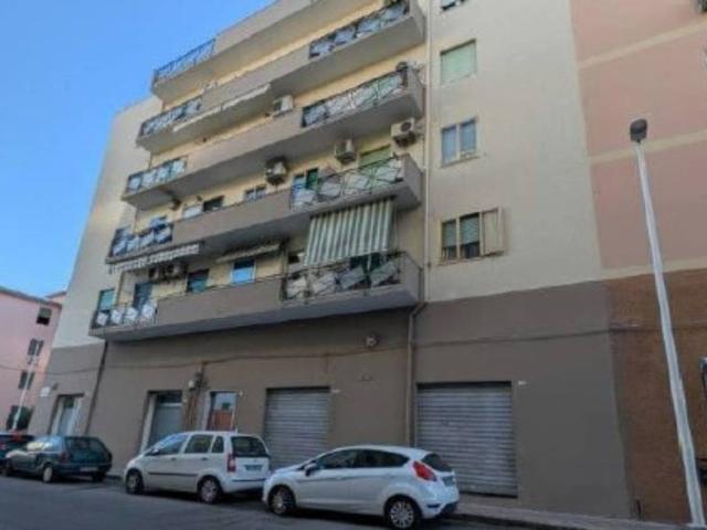 Locale Commerciale in vendita a Is Mirrionis, Cagliari