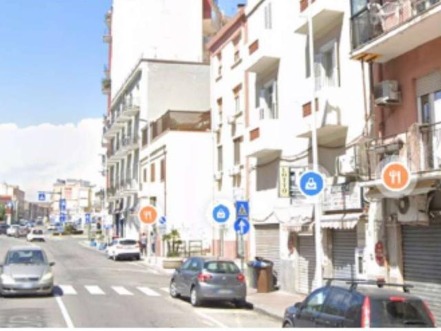 Locale Commerciale in vendita a Sant'Avendrace-Santa Gilla, Cagliari