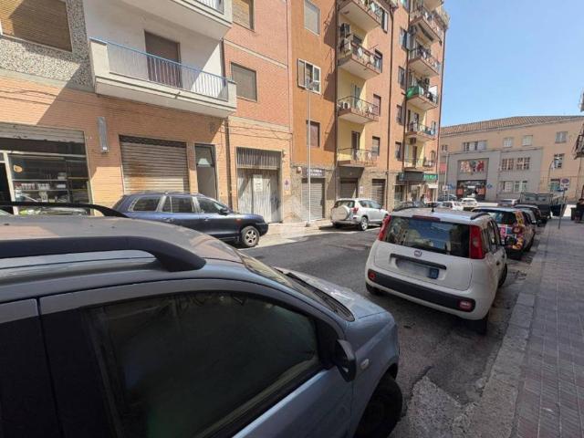 Locale Commerciale in vendita a Is Mirrionis, Cagliari