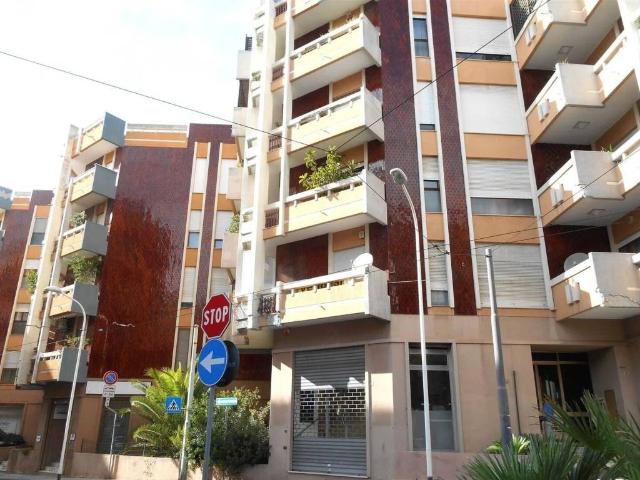 Locale Commerciale in vendita a Tuvixeddu-Tuvumannu, Cagliari