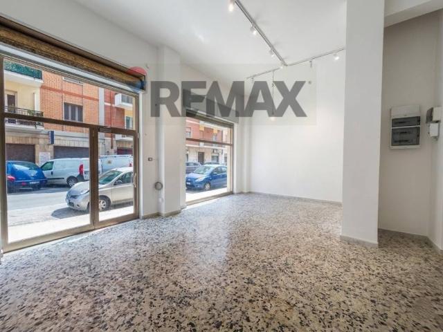 Locale Commerciale in vendita a Sant'Alenixedda, Cagliari