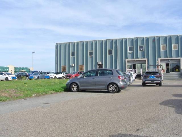 Locale Commerciale in vendita a Mulinu Becciu, Cagliari
