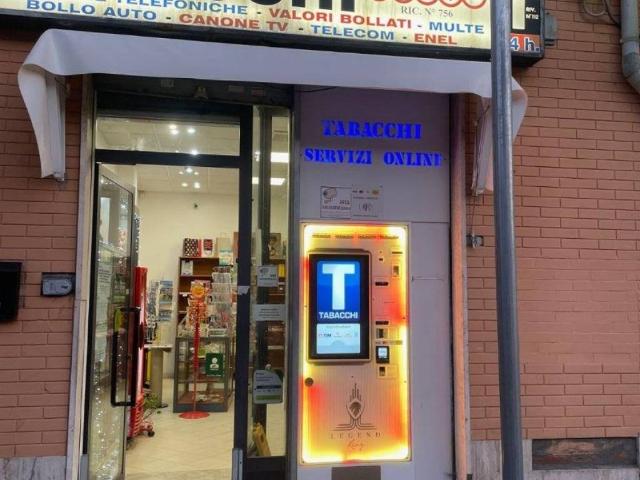 Locale Commerciale in vendita a Monteleone - Santa Rosalia, Cagliari