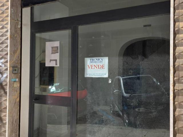 Locale Commerciale in vendita a Biddanoa/Villanova, Cagliari