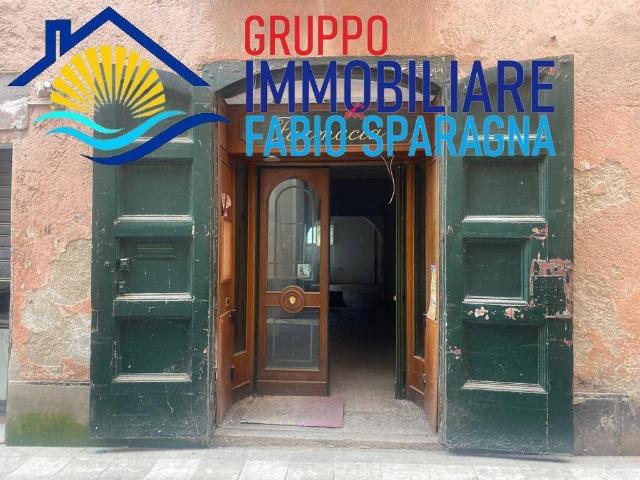 Locale Commerciale in vendita a Caiazzo, Campania