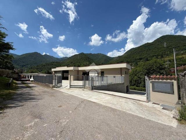 Locale Commerciale in vendita a Comunità montana della valle Trompia, Caino