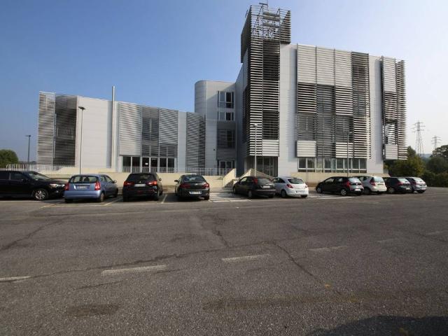 Locale Commerciale in vendita a San Giuseppe di Cairo, Cairo Montenotte