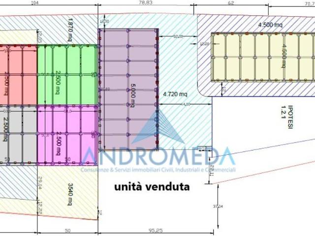 Locale Commerciale in vendita a Caivano, Campania