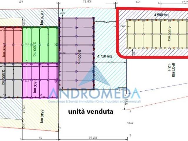 Locale Commerciale in vendita a Caivano, Campania