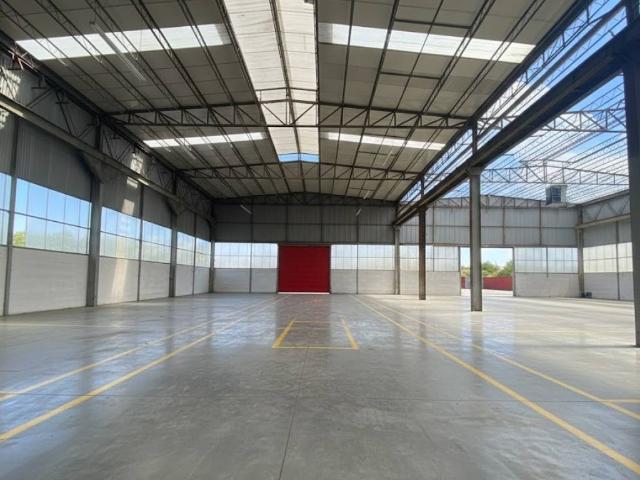 Locale Commerciale in vendita a Caivano, Campania