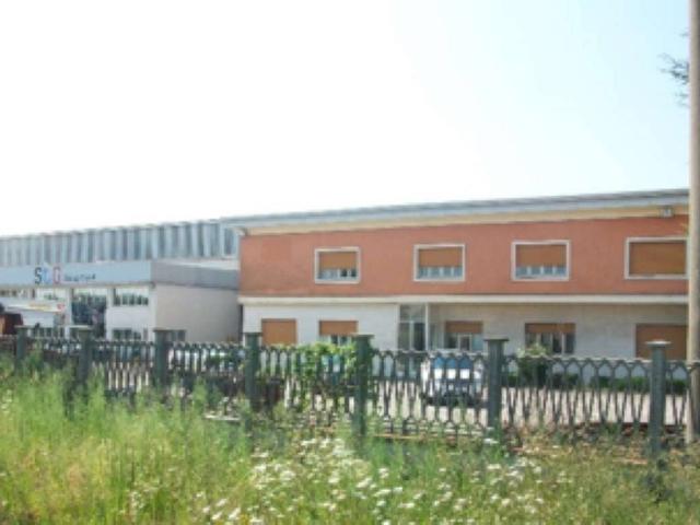 Locale Commerciale in vendita a Calcinato, Brescia