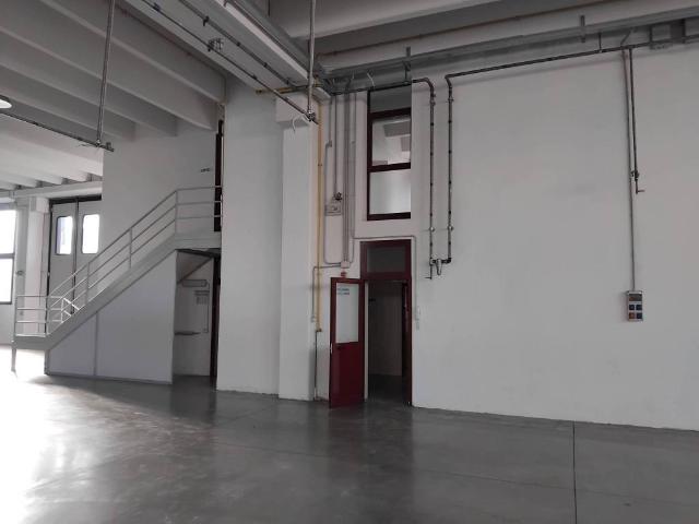Locale Commerciale in vendita a Caldogno, Veneto
