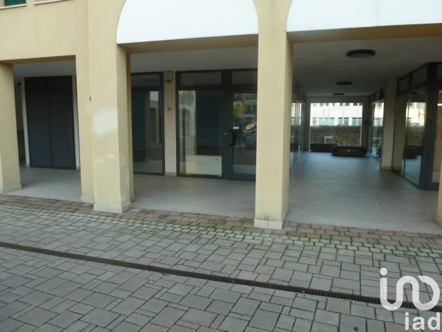 Locale Commerciale in vendita a Caldogno, Veneto