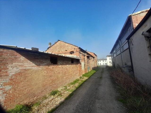 Locale Commerciale in vendita a Calendasco, Reggio Emilia