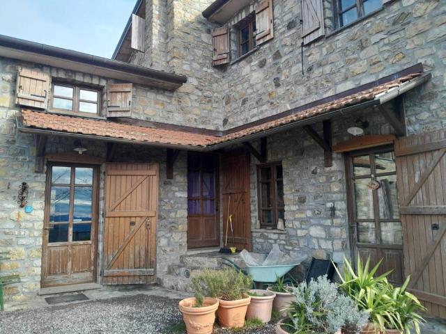 Locale Commerciale in vendita a Calice Al Cornoviglio, Liguria