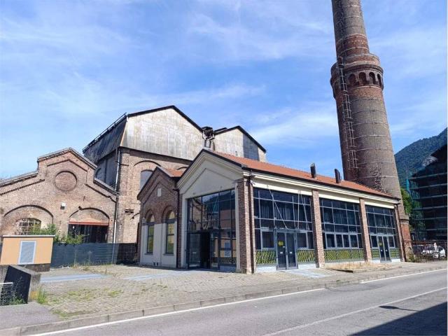 Locale Commerciale in vendita a Calolziocorte, Lombardia