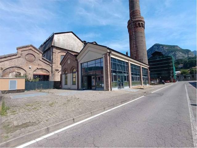 Locale Commerciale in vendita a Calolziocorte, Lombardia
