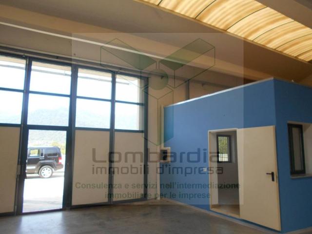Locale Commerciale in vendita a Foppenico, Calolziocorte