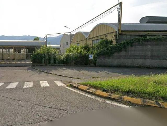 Locale Commerciale in vendita a Foppenico, Calolziocorte