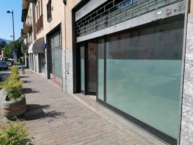 Locale Commerciale in vendita a Calolziocorte, Lombardia