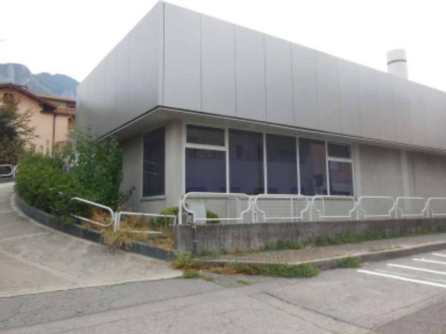 Locale Commerciale in vendita a Calolziocorte, Lombardia